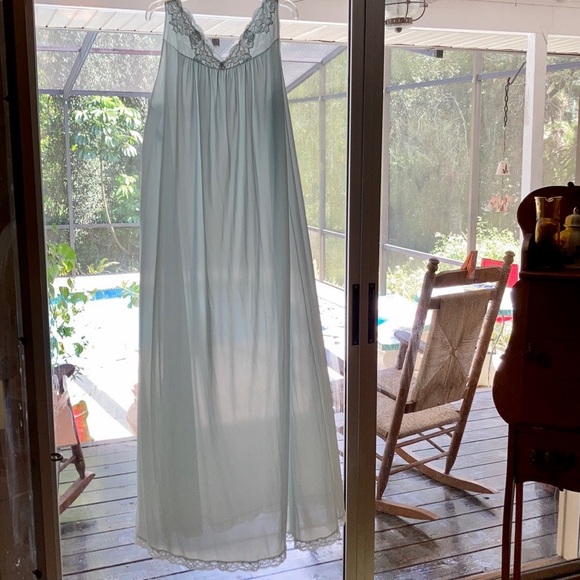 Shawdow /line Other - Vintage shadow Line pale blue long nightgown